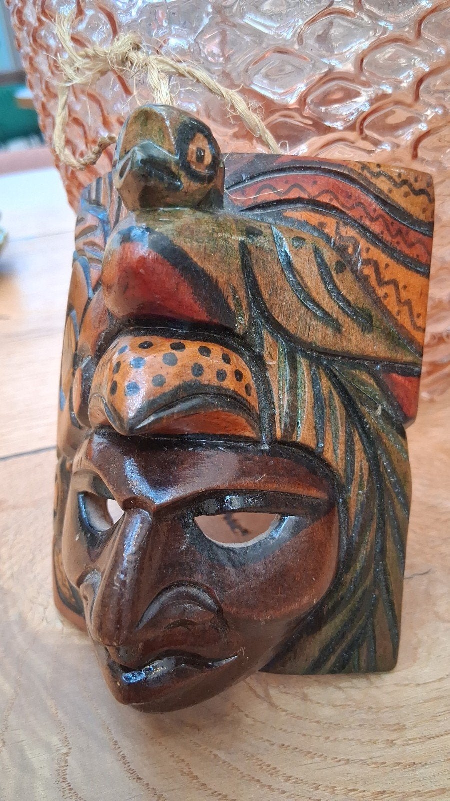 Houten masker met vogeldecoratie - Handgesneden, Hout, Gesneden, Masker, Ophalen of Verzenden