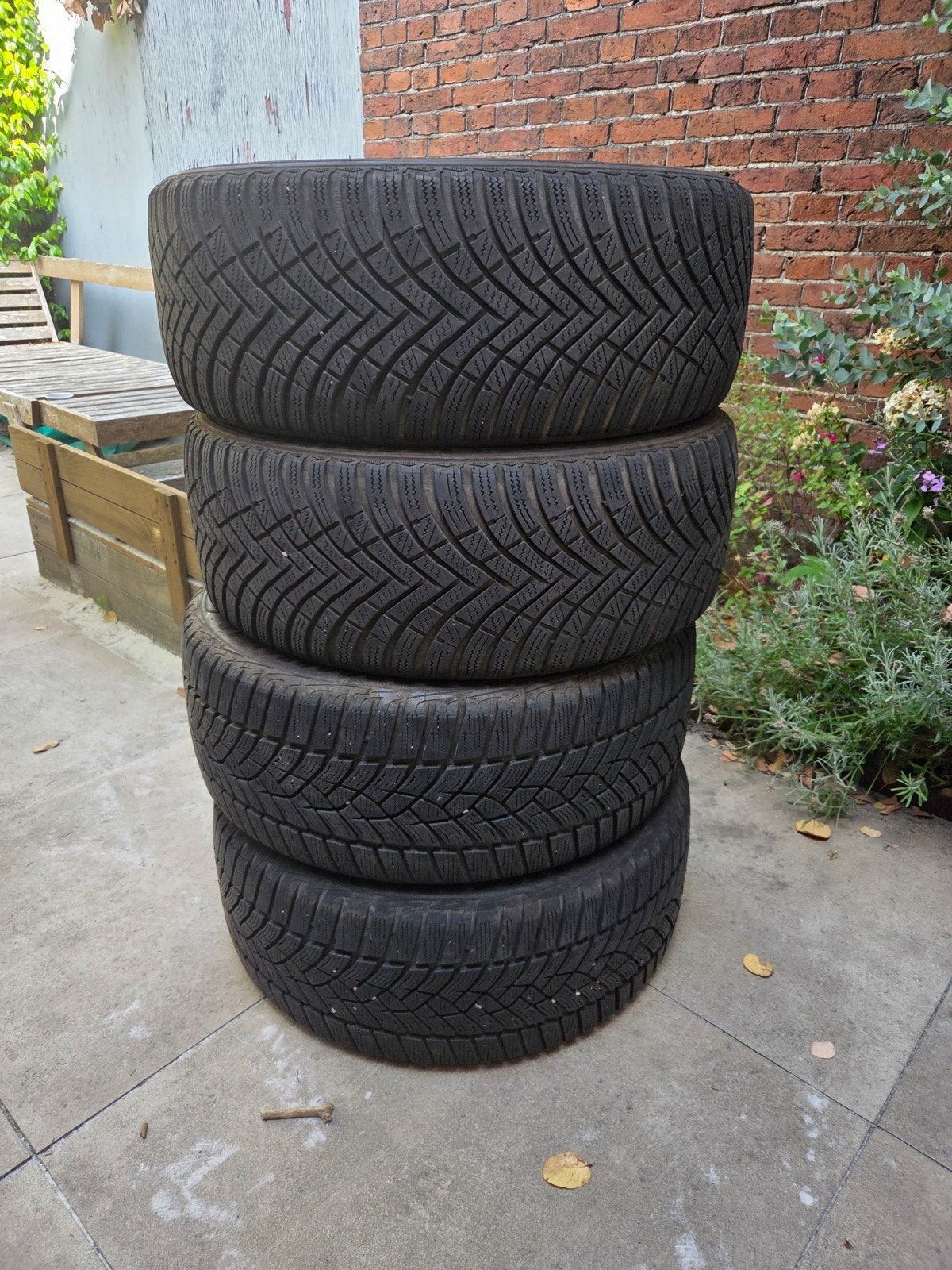 Winterbanden Hankook en Goodyear - 225/45R17 94V, Ophalen, Gebruikt, 17 inch, Winterbanden