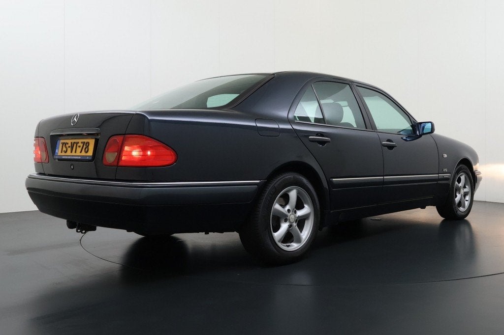 Mercedes-benz E-KLASSE 240 ELEGANCE V6 Automaat Youngtimer!!, foto 5