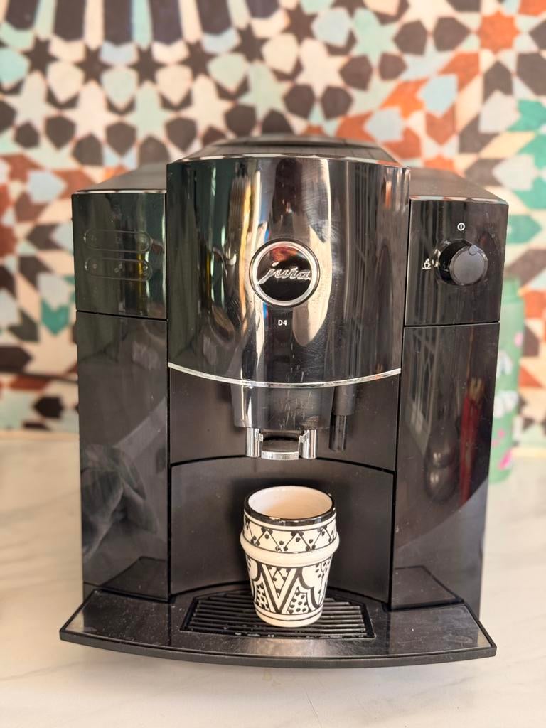 Jura D4 koffiemachine, Witgoed en Apparatuur, Koffiezetapparaten, Ophalen of Verzenden, Zo goed als nieuw, Koffiemachine