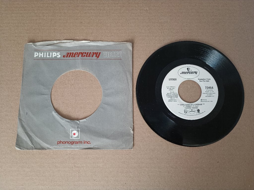 Single: Faron Young - Some Kind Of A Woman (1973) USA, Ophalen of Verzenden, Gebruikt, 7 inch, Pop
