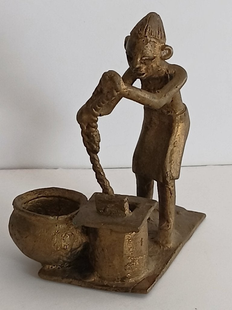 Bronzen Afrikaans Beeldje Akan of Ashanti goudgewicht, Antiek en Kunst, Afrika, Handgemaakt, Ophalen of Verzenden, Brons