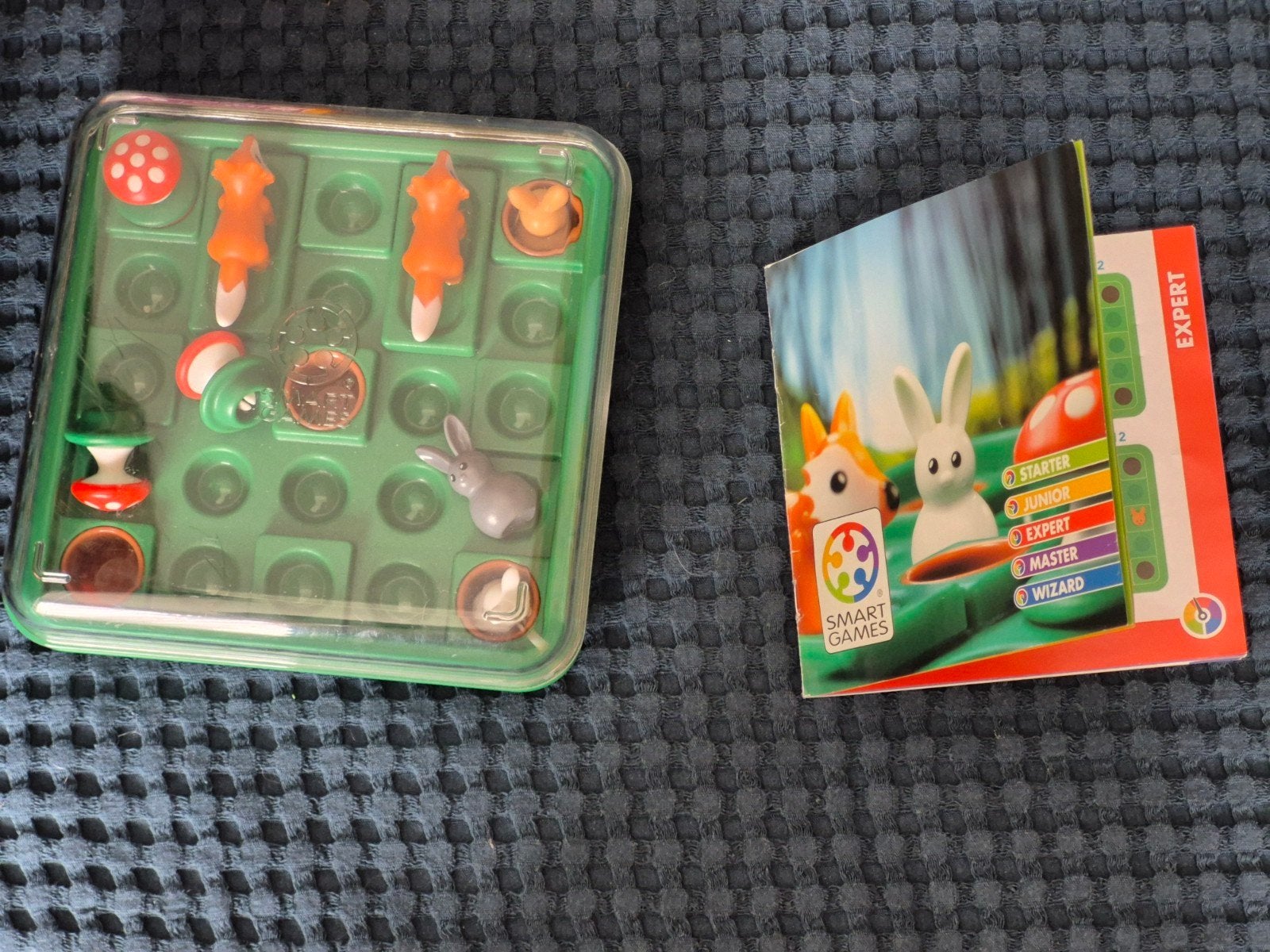 SmartGames Bunny Peek-a-Boo Logica Puzzel Konijn Vos, Ophalen of Verzenden, Zo goed als nieuw, Puzzelen