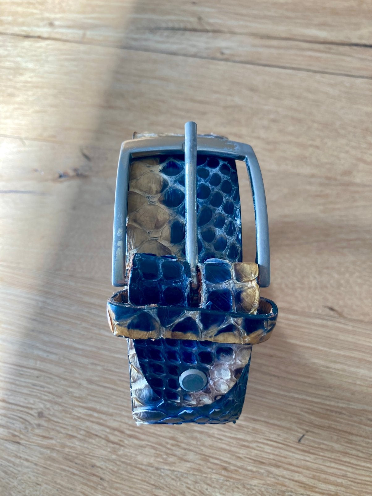 Blauw Cremé Handgemaakte Slangen Leren Croco Riem, Ophalen, Overige kleuren, Echt leder, 105 tot 115 cm