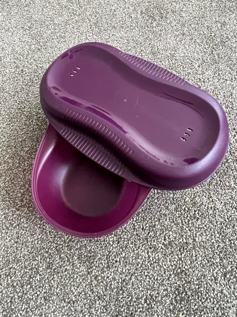Tupperware omelet maker zgan, Huis en Inrichting, Keuken | Tupperware, Ophalen of Verzenden, Zo goed als nieuw, Paars, Overige typen
