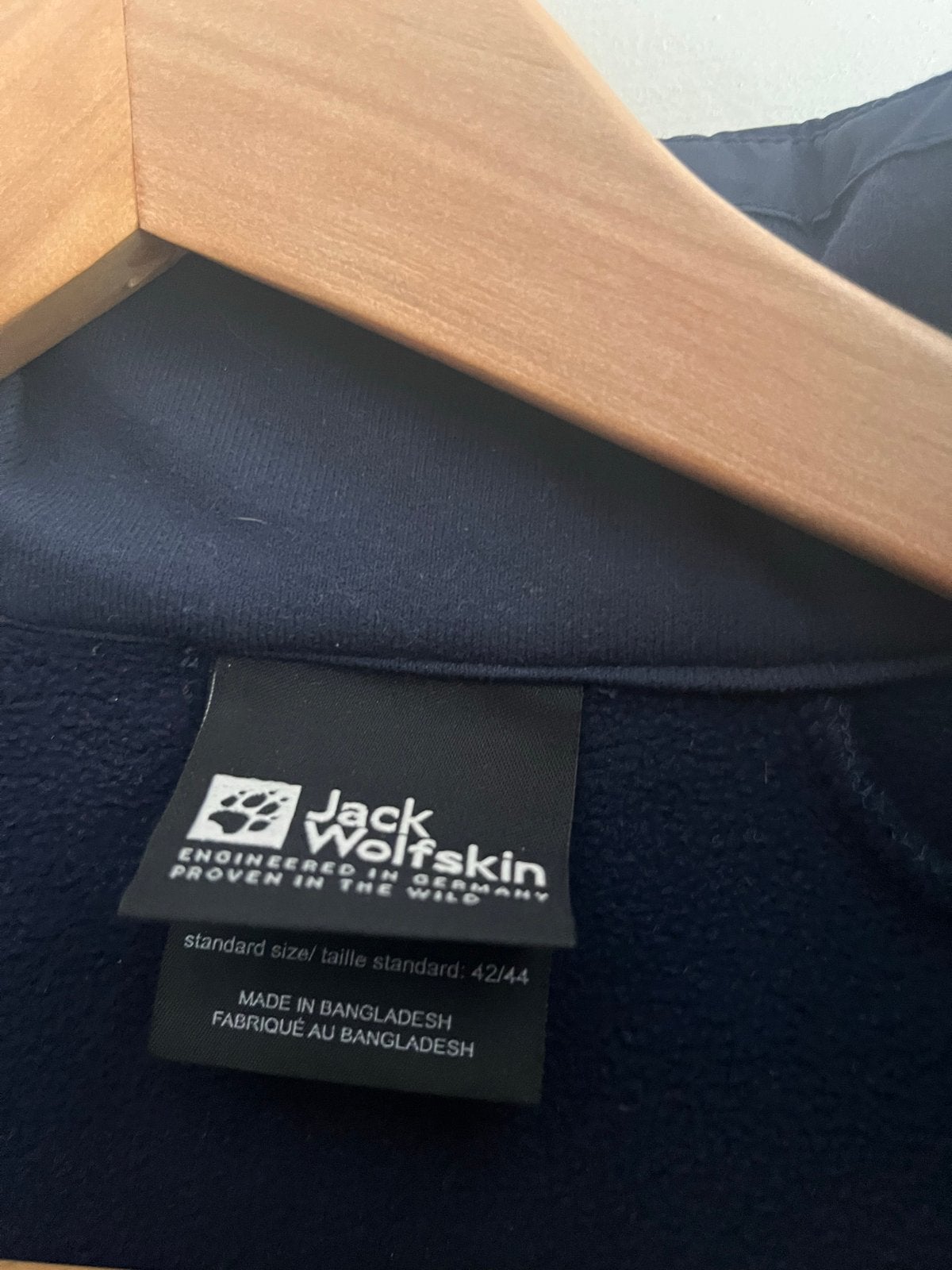 Jack Wolfskin jas, maat 42/44 (L), donkerblauw, Ophalen of Verzenden, Zo goed als nieuw, Kleding