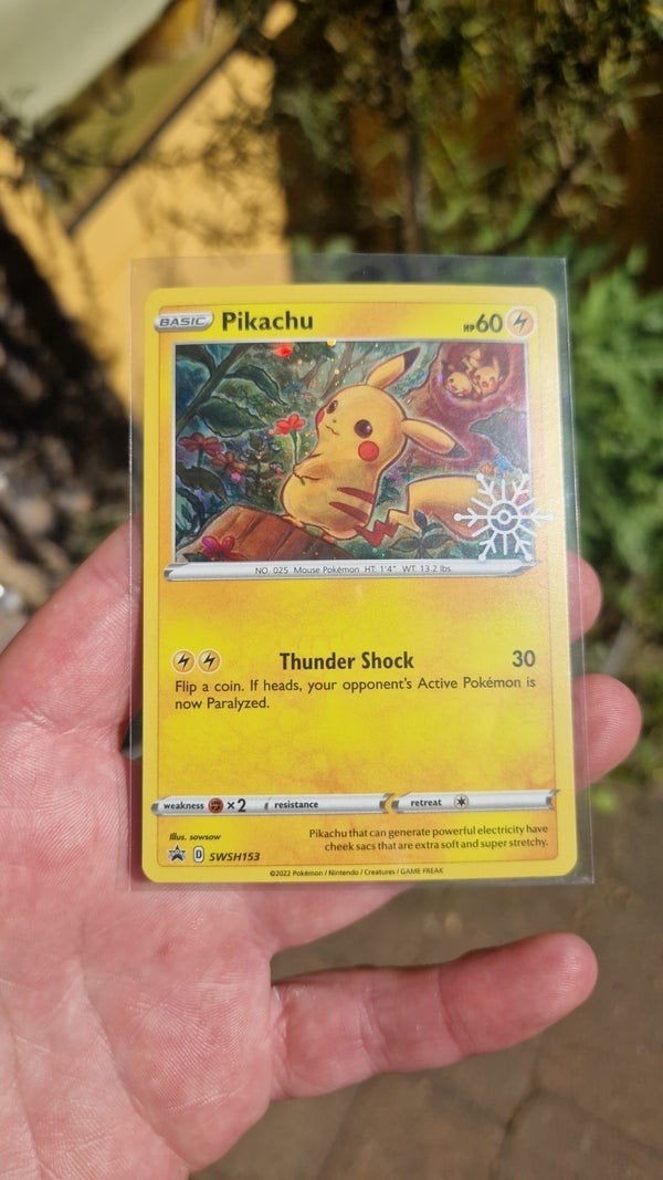 Pokemon Pikachu SWSH153 Black Star Promo meerdere beschikbar, Ophalen of Verzenden, Nieuw, Losse kaart, Foil