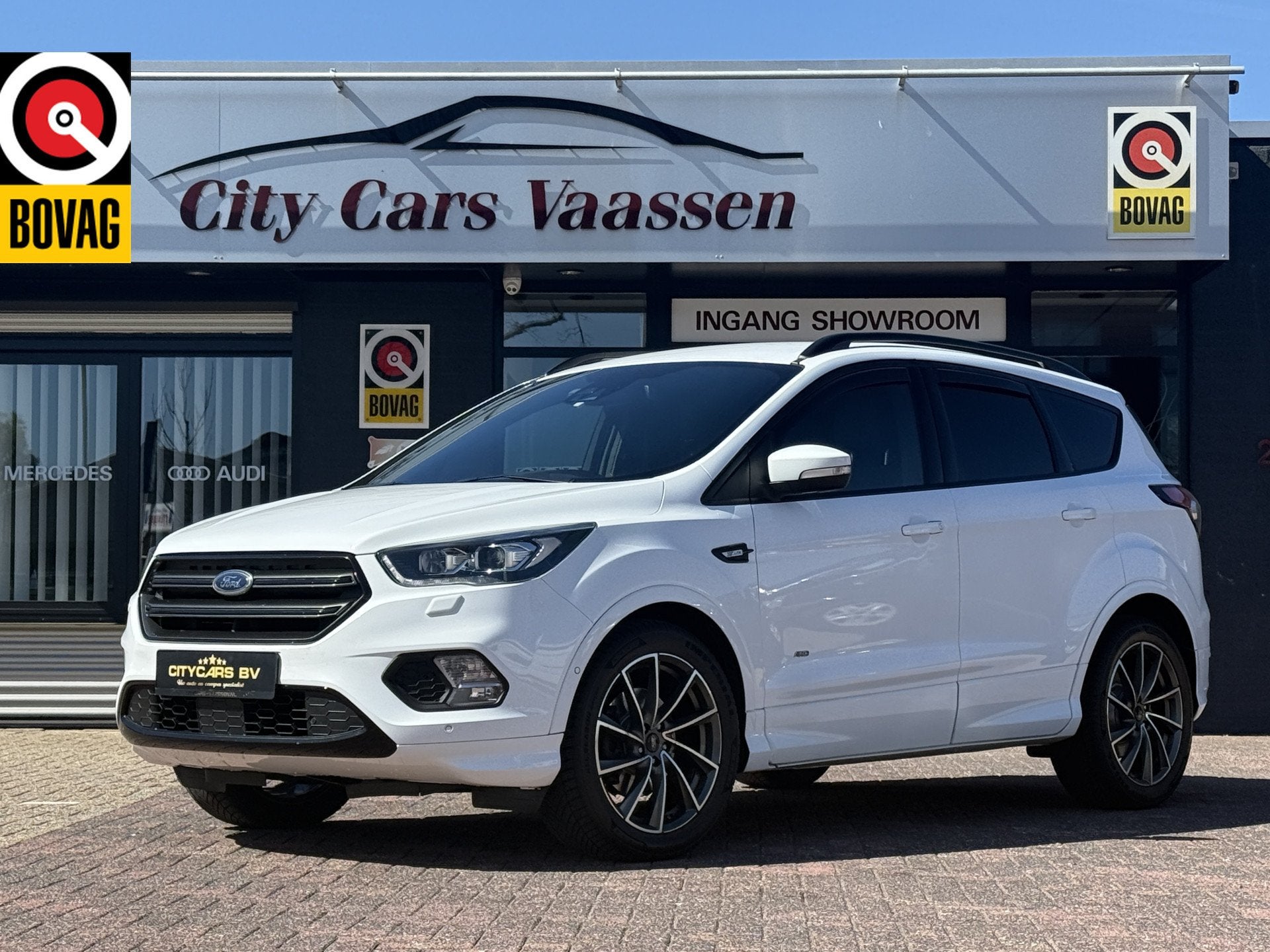 Ford Kuga 2.0 ST-Line automaat 4x4 243 pk Apple carplay came, Auto's, Ford, Dealer onderhouden, Gebruikt, 4 cilinders, Wit