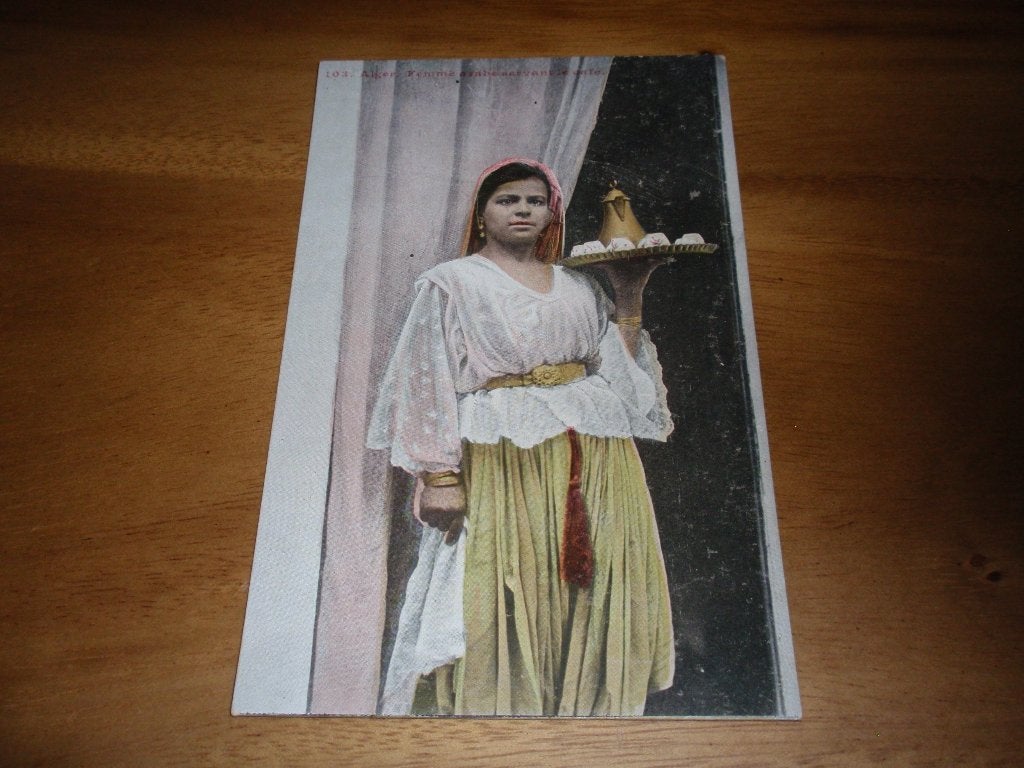 Algerije Afrika vrouw Serveuse Arabie Etnografie, Verzamelen, Ansichtkaarten | Themakaarten, Verzenden, Voor 1920, Ongelopen, Cultuur en Media