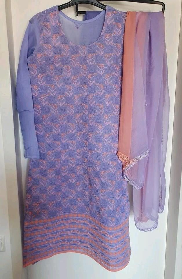Paarse Indiase Hindoestaanse 3-delige pak met borduurwerk, Desi kleding, Paars, Nieuw, Ophalen of Verzenden