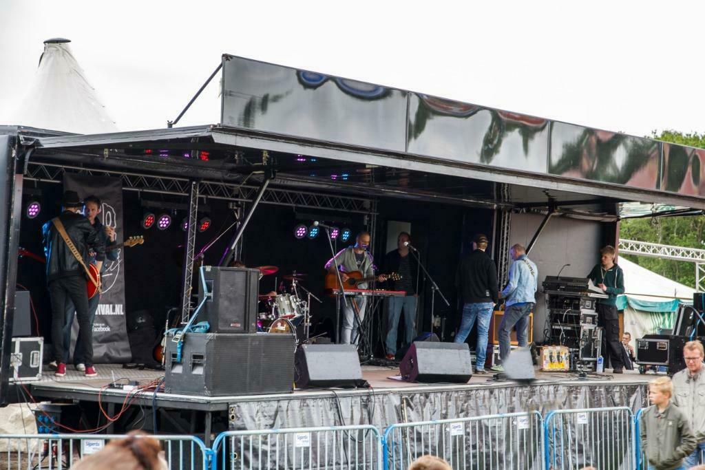 podium/mobilepodium/podiumwagen/podiumtrucks /toiletwagens, Feestzaal of Podium