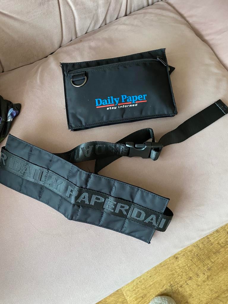 Daily paper heuptasje, Sieraden, Tassen en Uiterlijk, Tassen | Schoudertassen, Ophalen of Verzenden, Zo goed als nieuw, Zwart