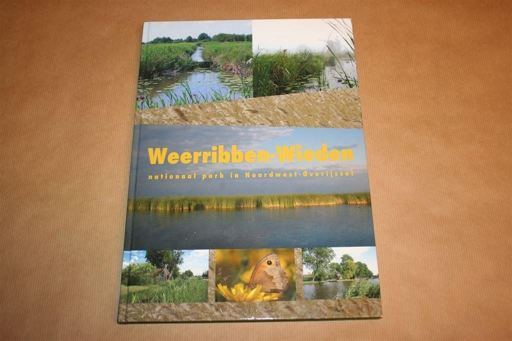 Weerribben-Wieden. Nationaal park in Noordwest-Overijssel., Ophalen of Verzenden, Zo goed als nieuw