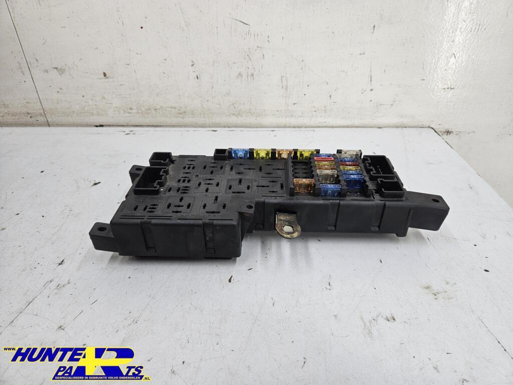 Zekeringskast Volvo V70/S60/S80/XC70 ('00-'08) 9452993, Gebruikt, Ophalen of Verzenden, Volvo, Volvo