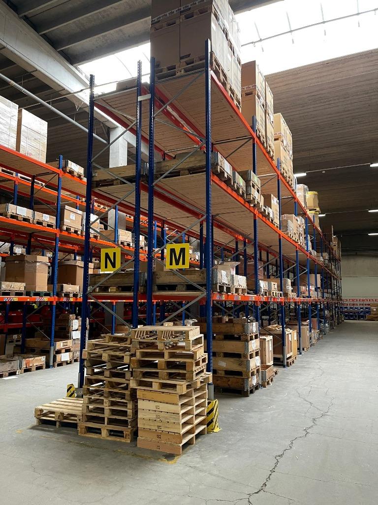 Gezocht stellingen, palletstelling, legbordstelling!!