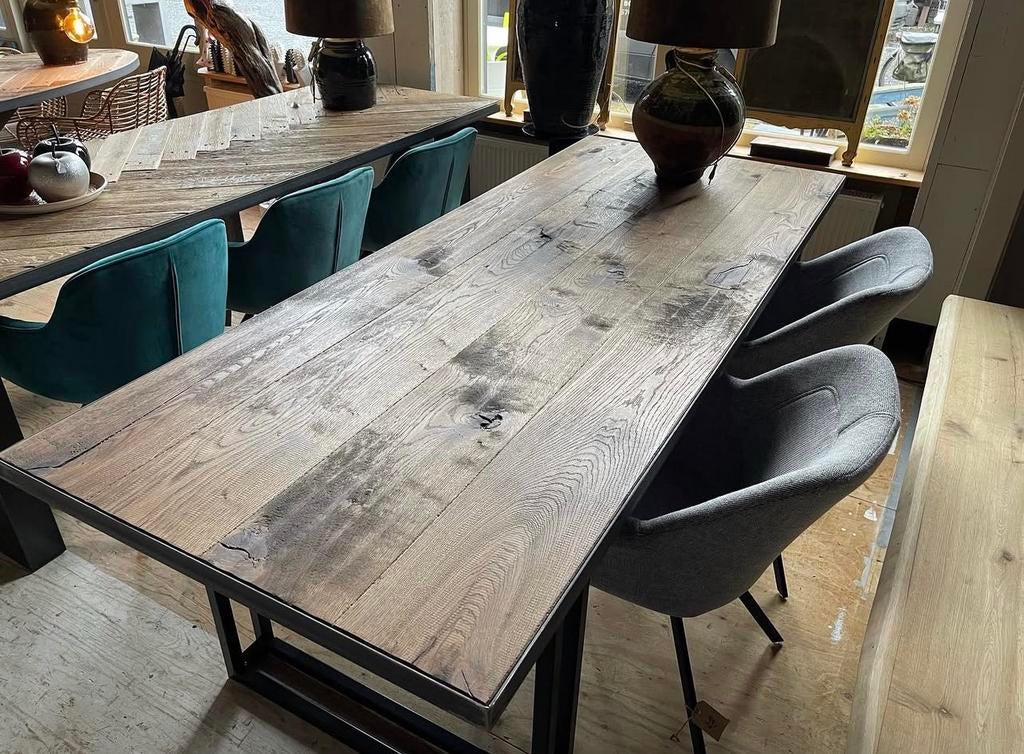 Eettafel vintage eikenhout. Cafe kleur.   € 895,-, Ophalen, Eikenhout, 200 cm of meer, 50 tot 100 cm