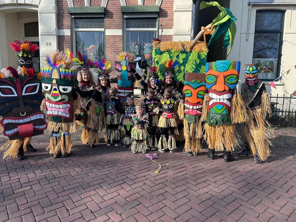 Unieke Carnaval Tiki Loopgroep Kostuums - 15 Personen, Ophalen, Carnaval, Maat 46/48 (XL) of groter, Zo goed als nieuw