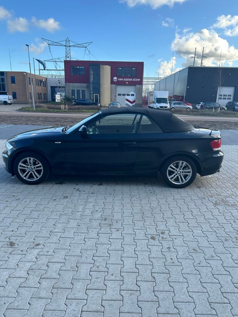 BMW 1-Serie 2.0 118I Cabrio 2010 Zwart, 1-Serie, 1995 cc, Cabriolet, 4 stoelen