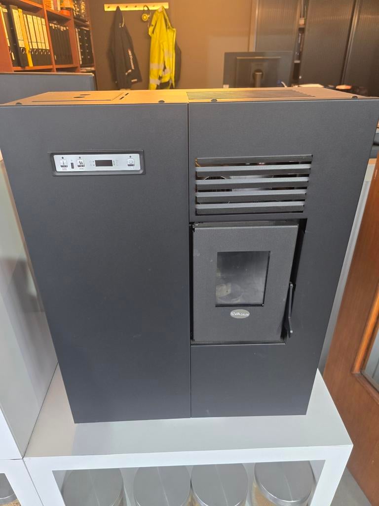 Kleine Pelletkachel 4kW - Ideaal voor Kleine Ruimtes, Huis en Inrichting, EVA Calor, Gebruikt, Via Calonga, 7/I, 31028 Vazzola (TV), Italy