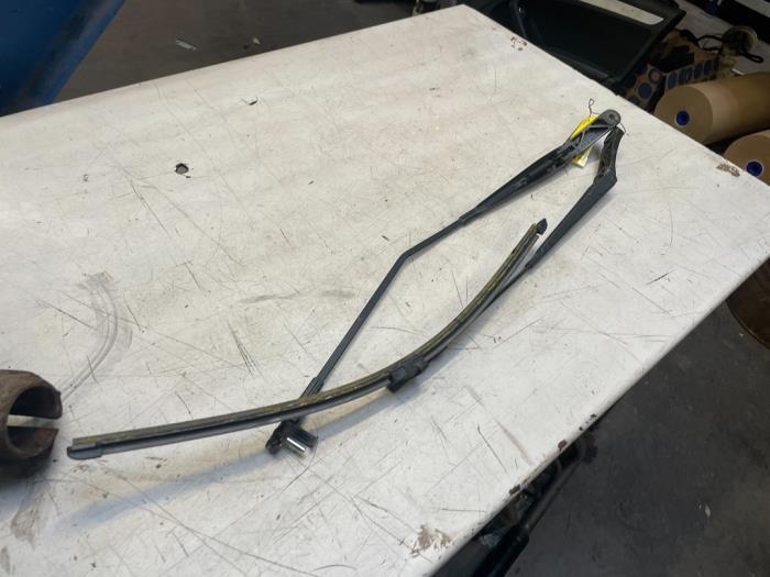 Ruitenwisserarm voor van een Volkswagen Caddy, Ophalen of Verzenden, 3 maanden garantie, Gebruikt, Volkswagen