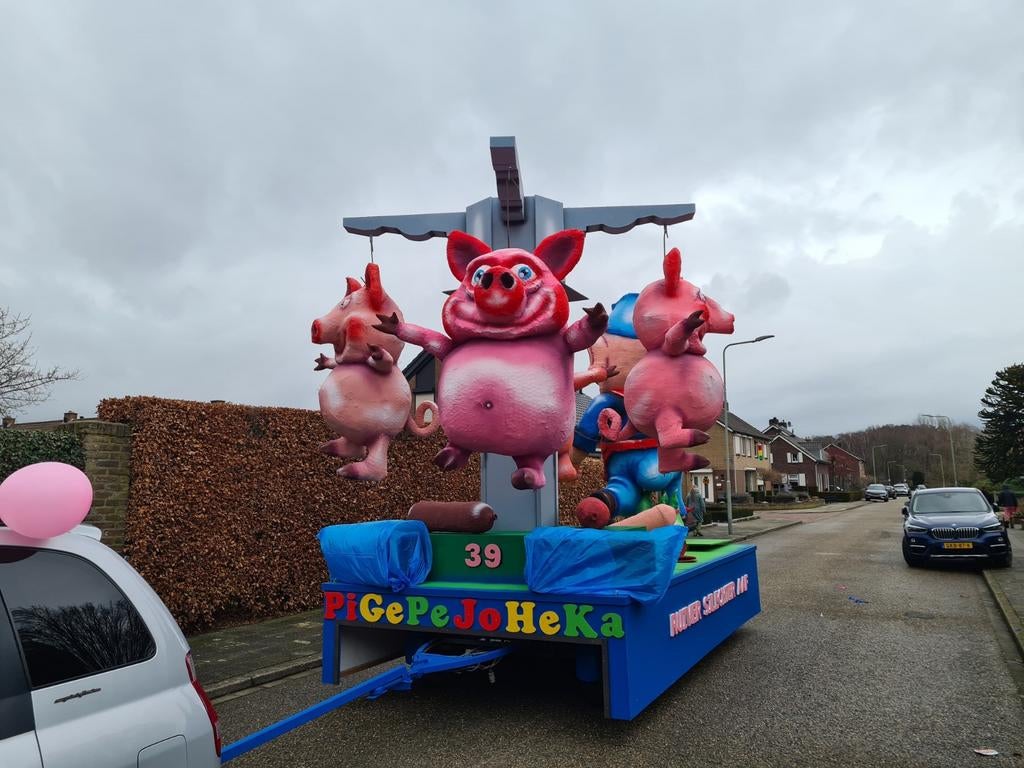 Poppen voor Carnavalswagen, Hobby en Vrije tijd, Ophalen