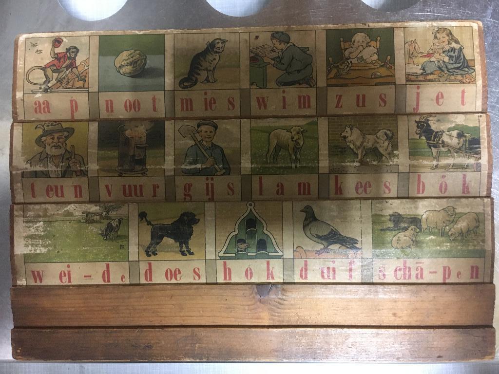 Aap, Noot, Mies Leesplankje, Antiek en Kunst, Antiek | Speelgoed, Ophalen of Verzenden