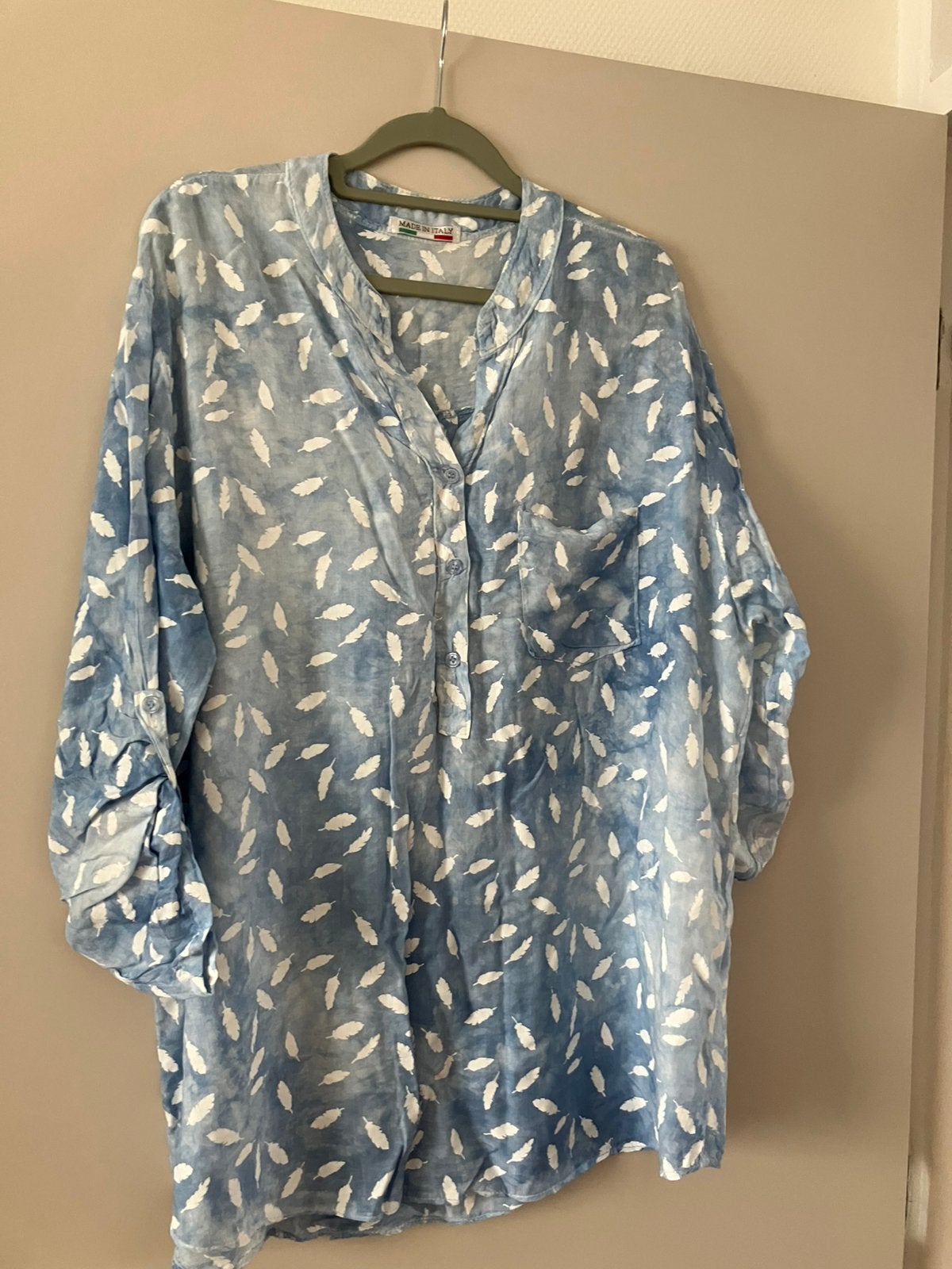 Z.g.a.n/lichtblauw-witte blouse/made in Italy-L, Ophalen of Verzenden, Zo goed als nieuw, Maat 42/44 (L), Wit