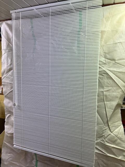 Luxaflex zonwering aluminium 16mm Optisch wit NIEUW € 17.50, Wit, Nieuw, Modern, 150 tot 200 cm