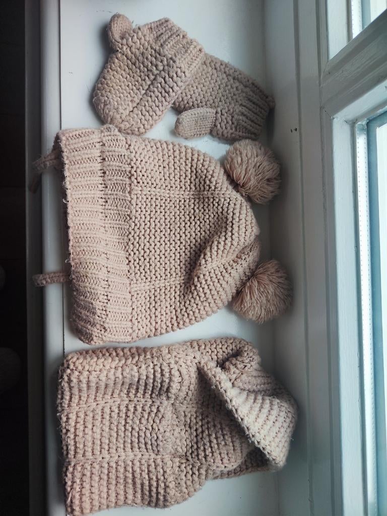 Zara muts, sjaal en wanten set voor baby's (6m-2j), Kinderen en Baby's, Ophalen of Verzenden, Zo goed als nieuw, Zara, Maat 74