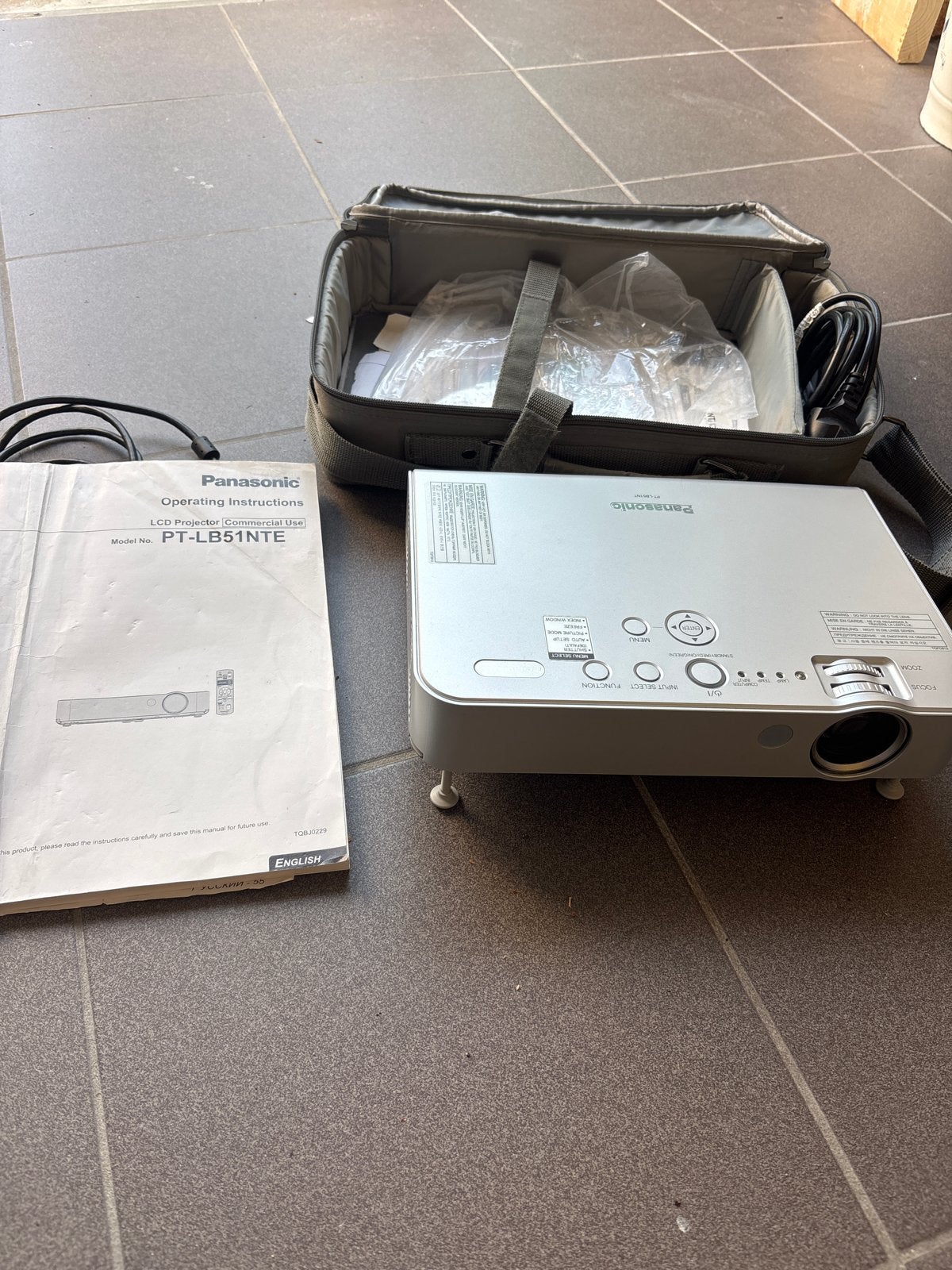 Panasonic PT-LB51NTE LCD Projector met draagtas, Ophalen of Verzenden, Zo goed als nieuw, LCD, Overige resoluties