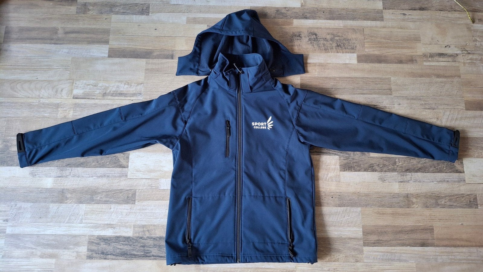 Nieuw: ROC - Sport College Softshell Jas / Maat: M, Ophalen of Verzenden, Nieuw, Blauw