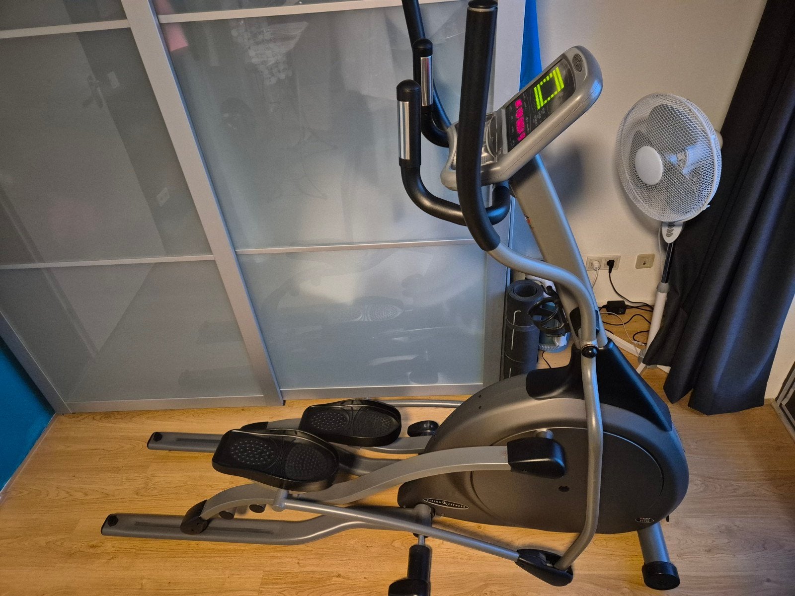 Vision Fitness Crosstrainer met ingebouwde hartslagmeter, Ophalen