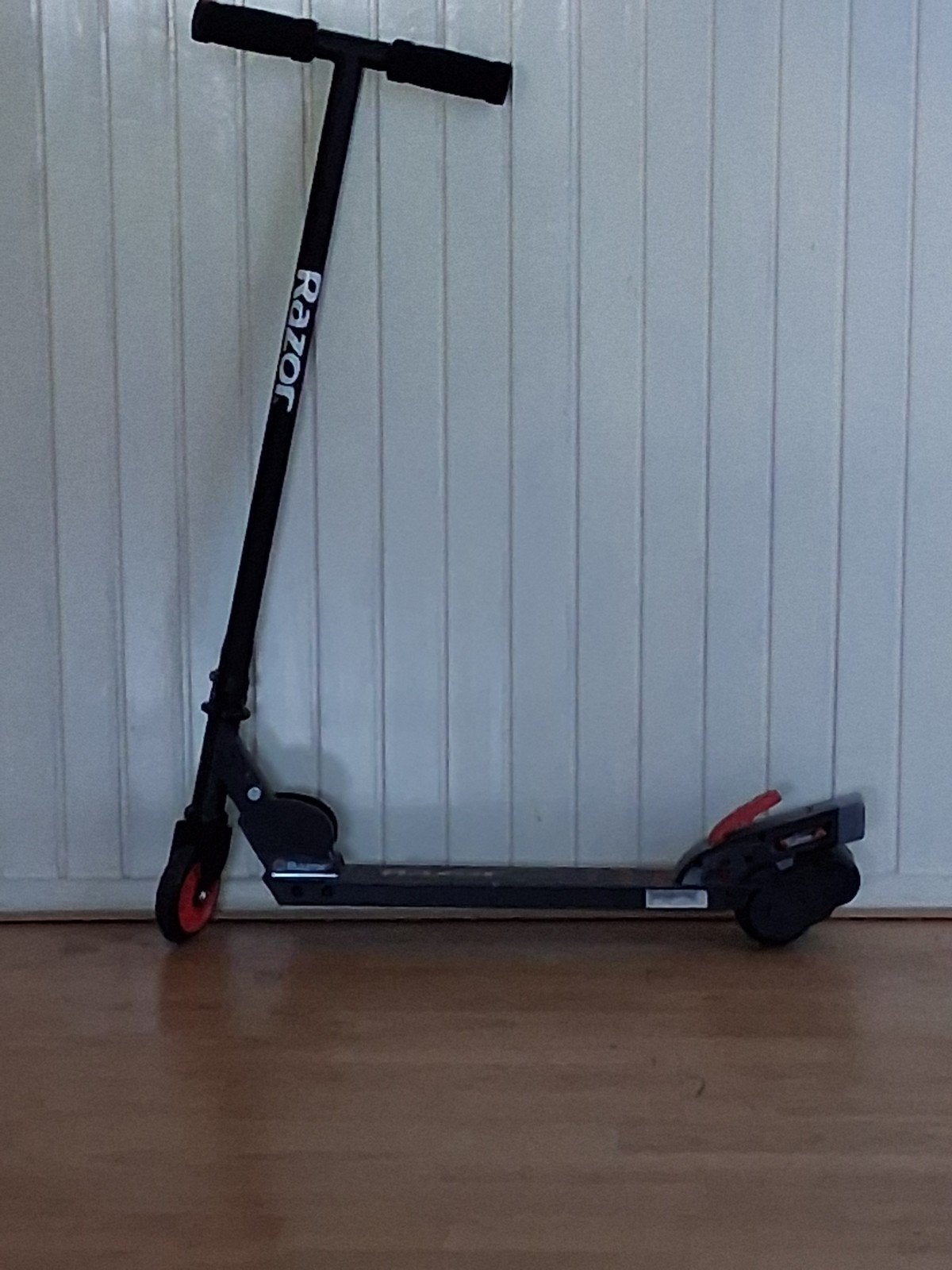 Razor step - Zwart met rode accenten, Fietsen en Brommers, Steps, Gewone step, Ophalen