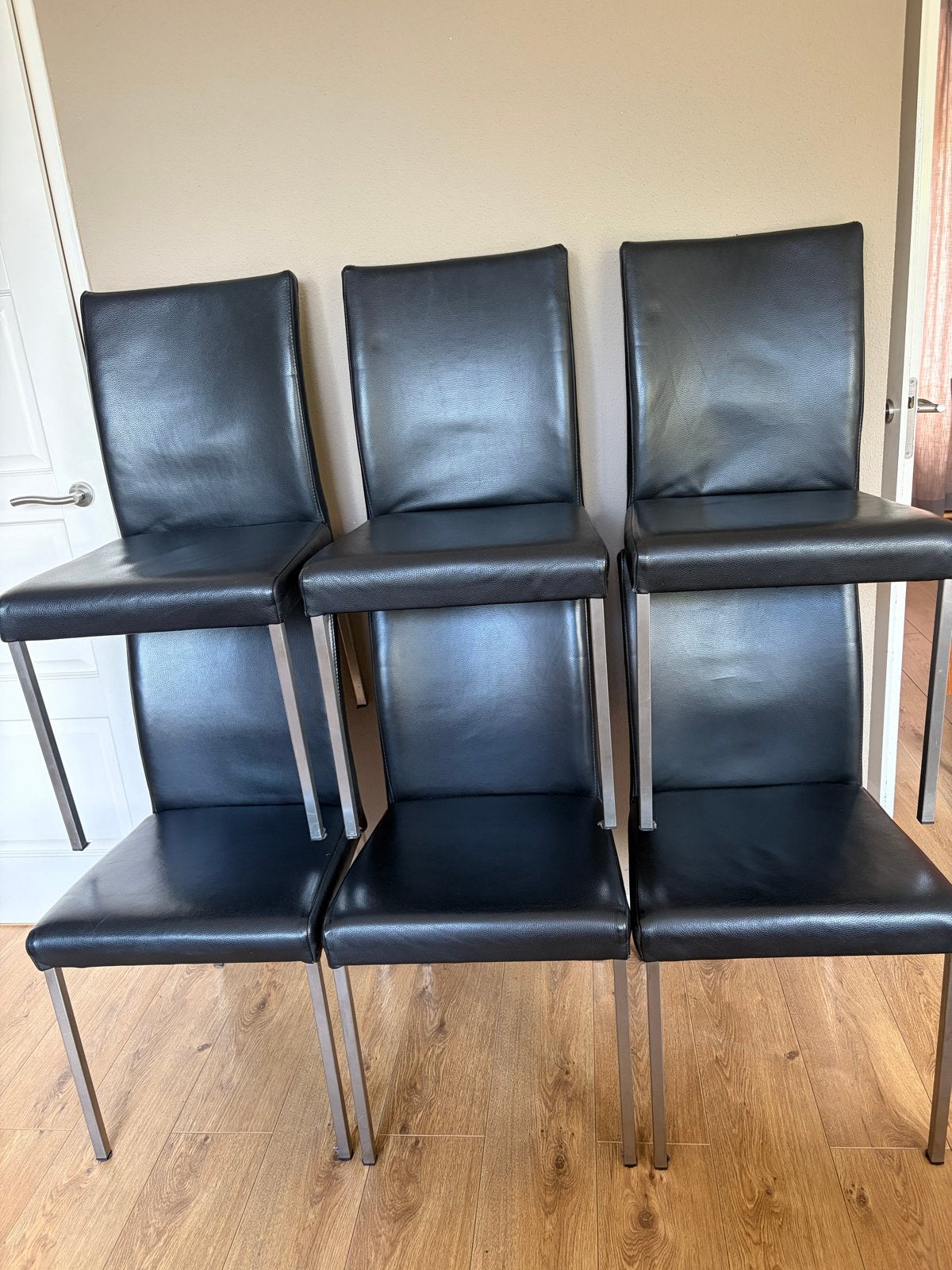 😍 6 Zwarte leren eetkamerstoelen zgan met RVS poten, Ophalen, Zwart, Leer, Zo goed als nieuw