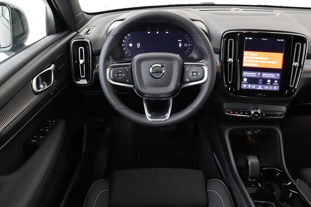 Volvo EX40 SINGLE MOTOR PLUS BLACK EDITION EUROPA 70 kWh -HA, Zwart, 420 min, Nieuw, SUV of Terreinwagen