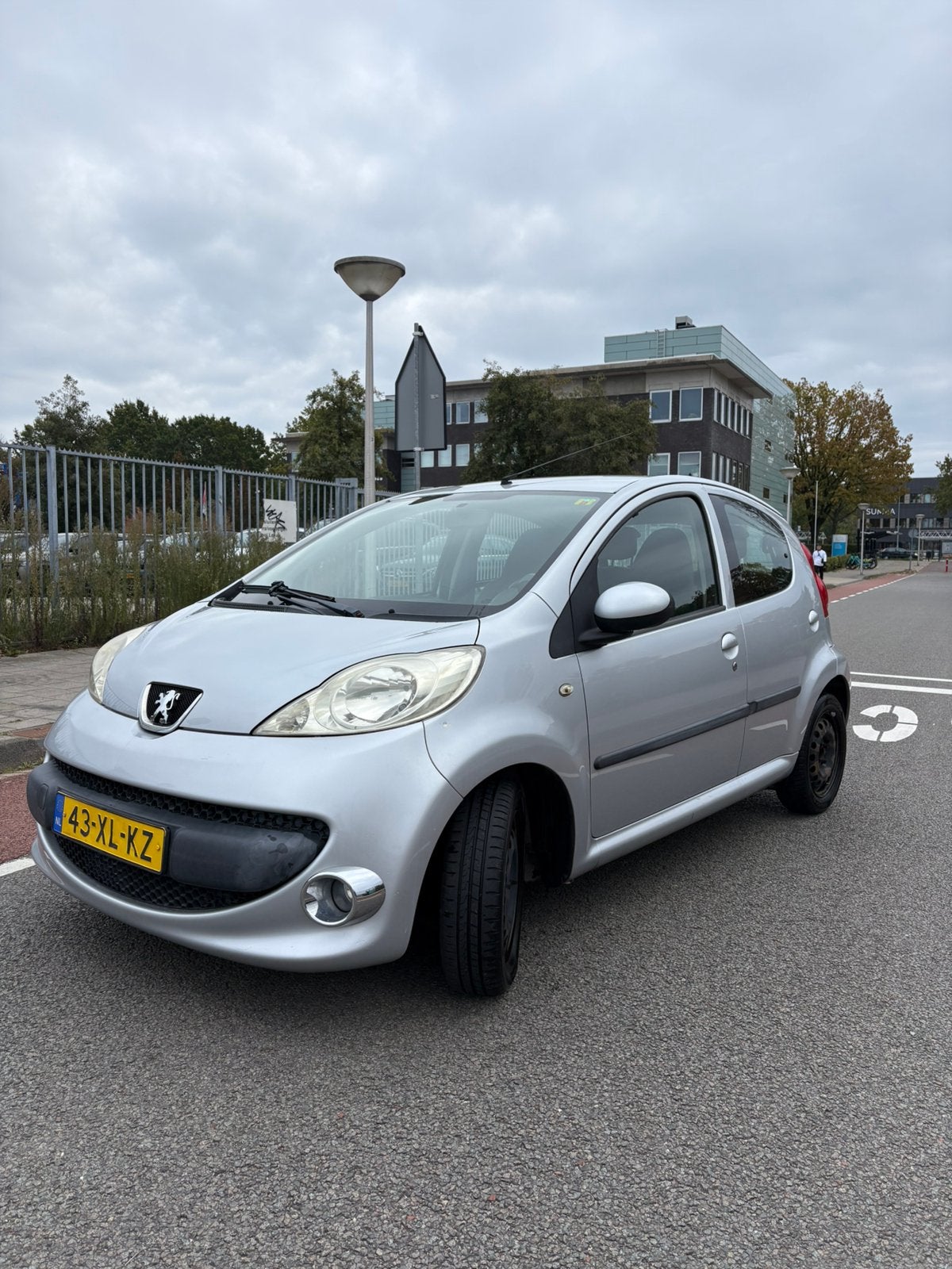 Peugeot 107 1.0 12V 5DR 2005 Grijs, Voorwielaandrijving, 4 stoelen, 68 pk, Handgeschakeld