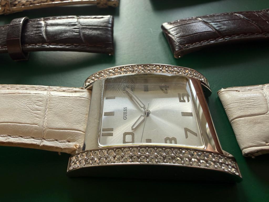 Guess dameshorloge met strass en verwisselbare bandjes, Staal, Guess, Polshorloge, Ophalen of Verzenden