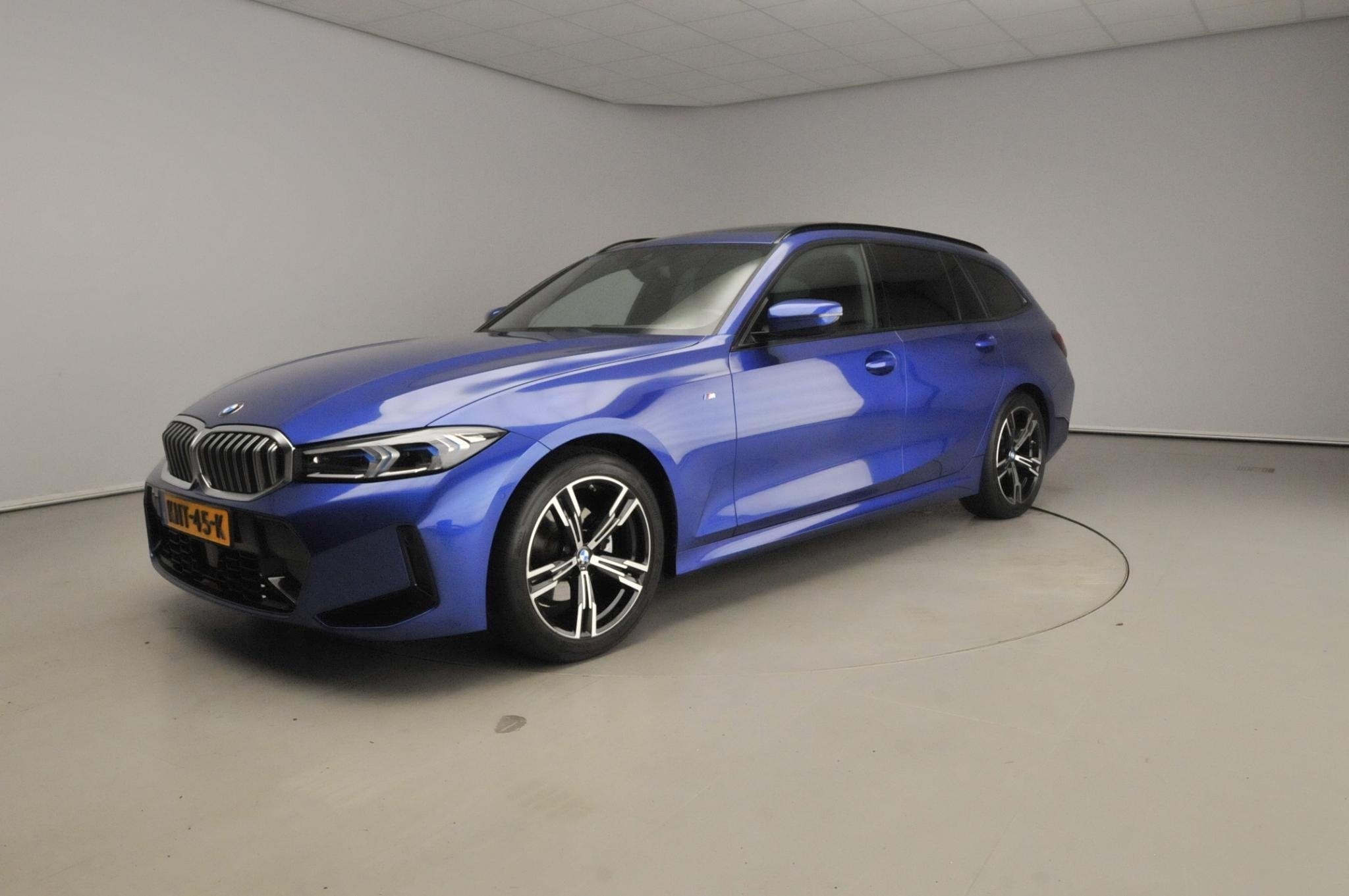BMW 3 Serie Touring 320i | M-Sportpakket | LED | Navigatie |, Automaat, Gebruikt, 4 cilinders, Met garantie (alle)
