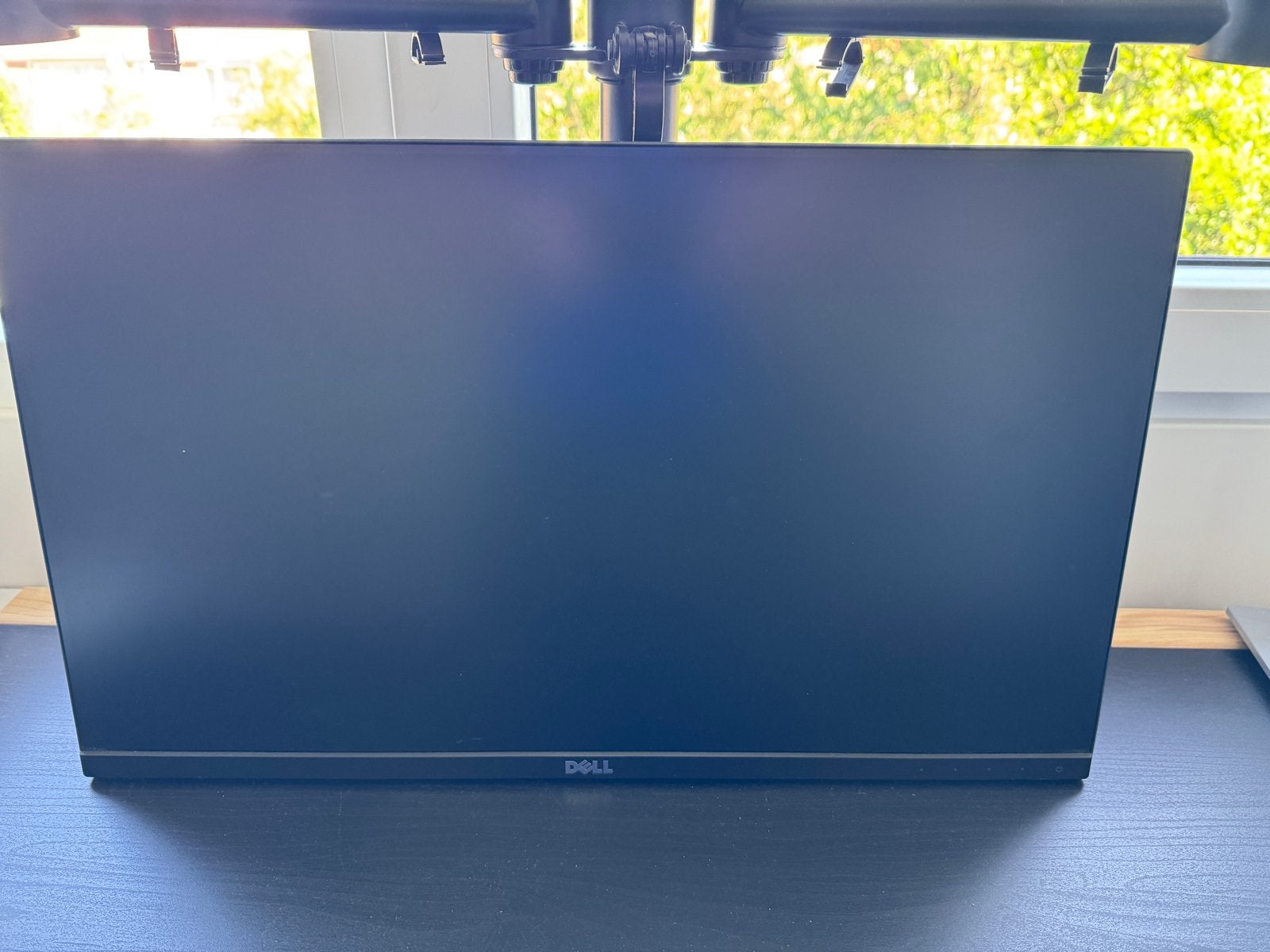Dell U2414H & HP E233 monitoren met standaard en houder, Computers en Software, Monitoren, Ophalen, Gebruikt, IPS, In hoogte verstelbaar