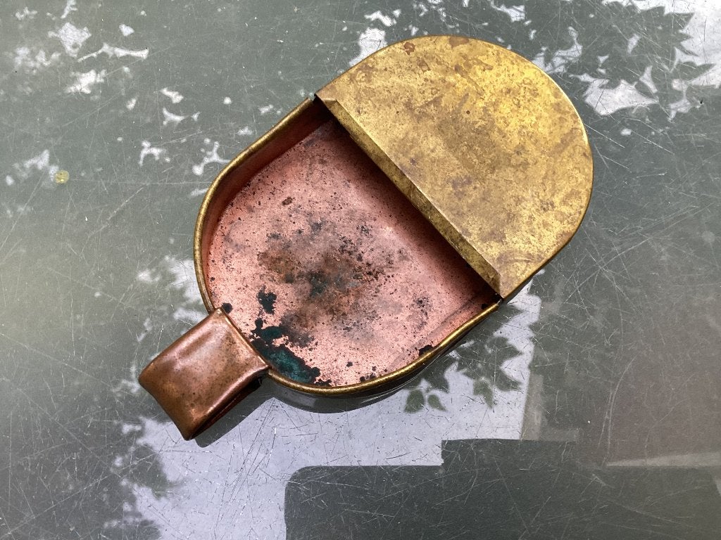 Antieke koperen en bronzen mansbakje bij draaiorgel, Ophalen of Verzenden, Koper
