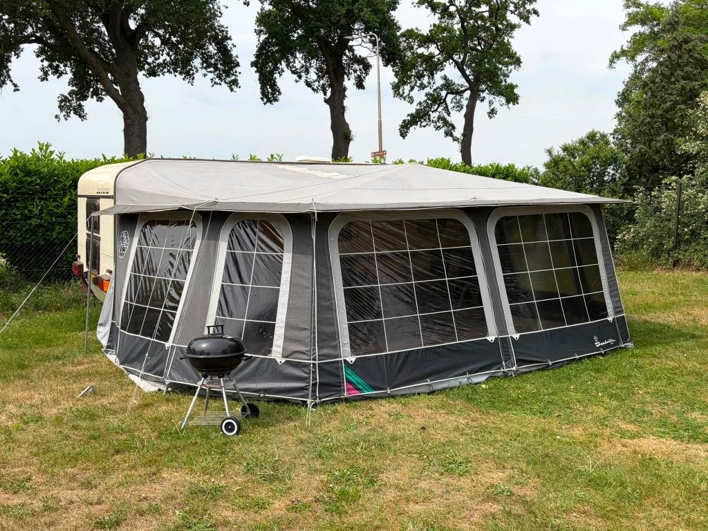 6 persoons caravan Sterckeman Liberty S4STF met voortent, Caravans en Kamperen, Caravans, Particulier, tot en met 6, 1000 - 1250 kg
