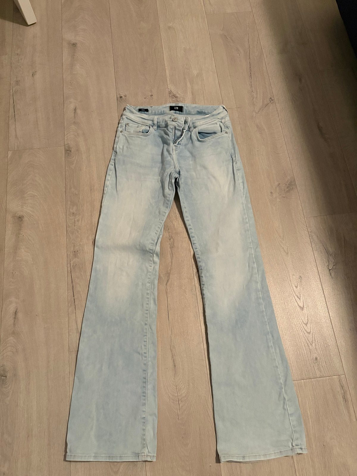LTB Flared Spijkerbroek W29 L34 - Z.g.a.n., Ophalen of Verzenden, Zo goed als nieuw, Blauw, W28 - W29 (confectie 36)