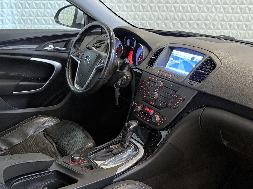 Opel Insignia 2.8 T Sport 4x4 met veel opties! 165.000km (20, Auto's, Opel, Automaat, Euro 5, Zwart, Bedrijf