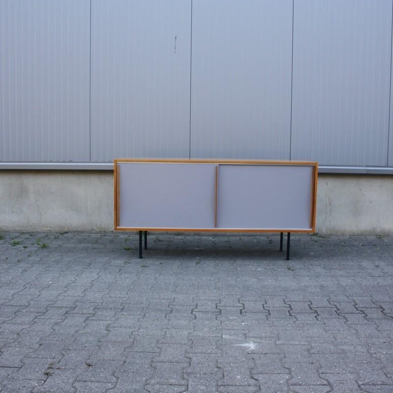 Vintage Sideboard Kurt Thut esdoorn | jaren 50 |, Ophalen, Vintage design, jaren 50, 150 tot 200 cm, Betreft 2ehands Thut Mobel