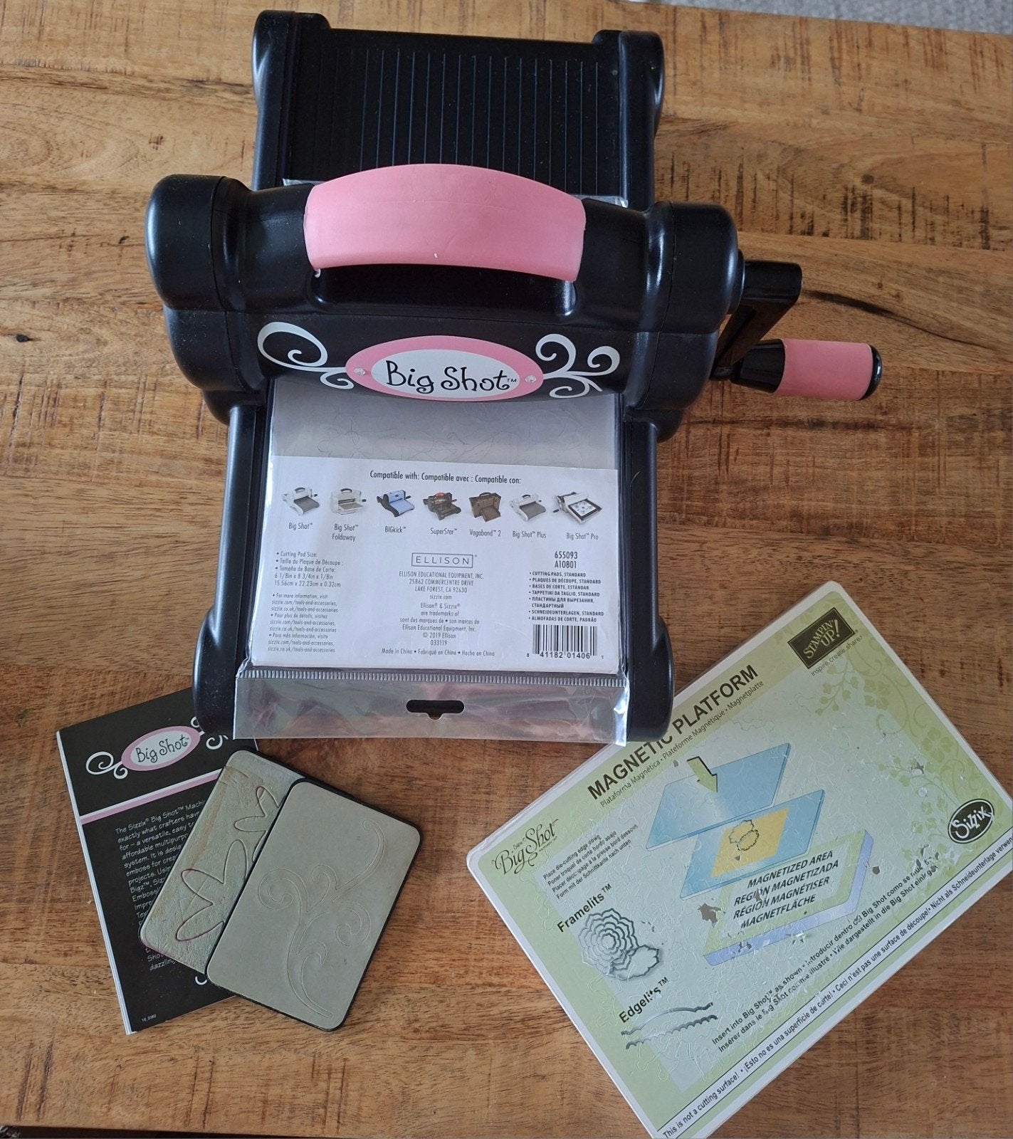 Sizzix Big Shot Stansmachine met magneetplaat, Zwart, Gebruikt, Geschikt voor karton, Kunststof