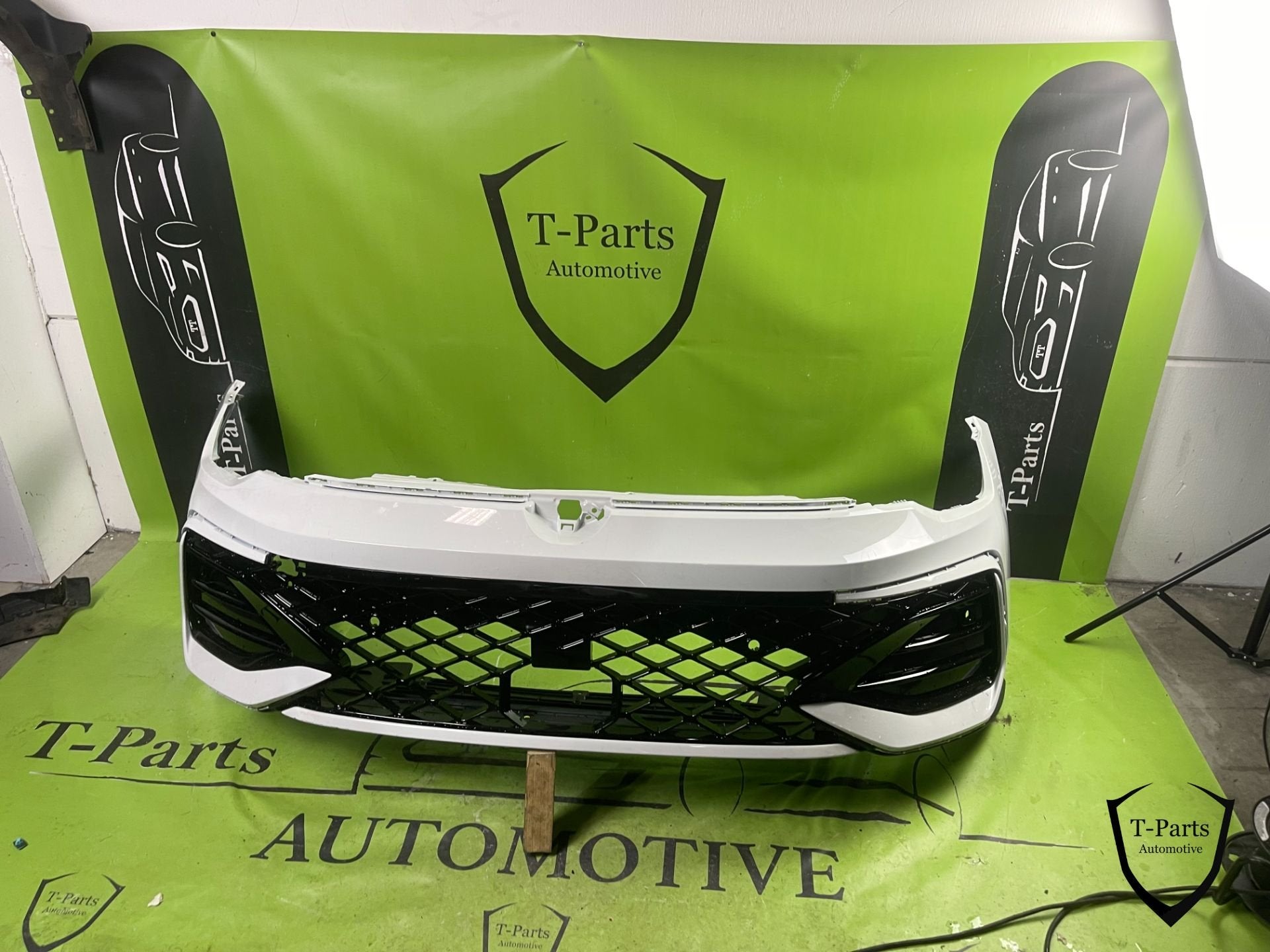 VW volkswagen golf 8 R line Facelift voorbumper 23+ bumper, Auto-onderdelen, Carrosserie en Plaatwerk, Info@fabrikant.eu, Volkswagen