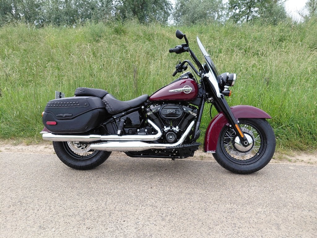 Harley Davidson FLHCS Heritage Softail Classic 114 M8, Motoren, 2 cilinders, Meer dan 35 kW, Toermotor, LED Verlichting