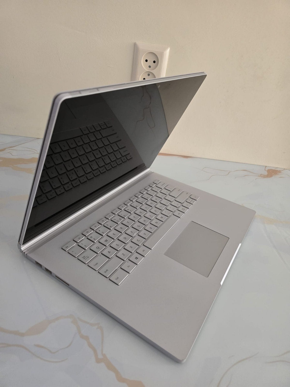 Surface Book 3 15inch– i7 / 32GB / 512GB / GTX 1660 Ti, 10th Gen: Intel Core i7-1065G7, 2 tot 3 Ghz, Zo goed als nieuw, Met videokaart