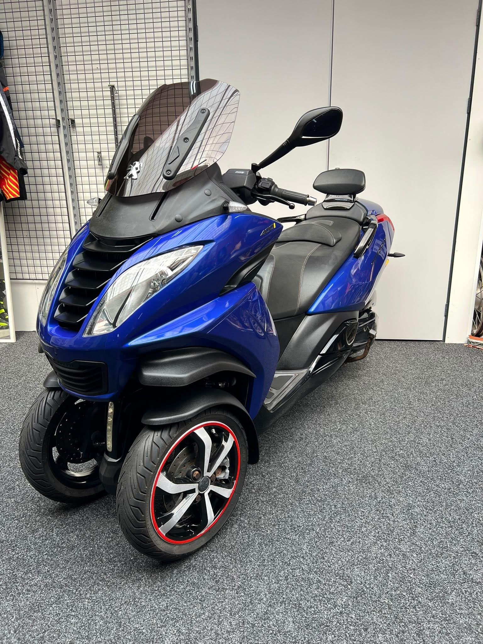 Peugeot Metropolis 400 ABS Limited Edition Peugeot Metropoli, Handvatverwarming, Scooter, Gebruikt, Automaat
