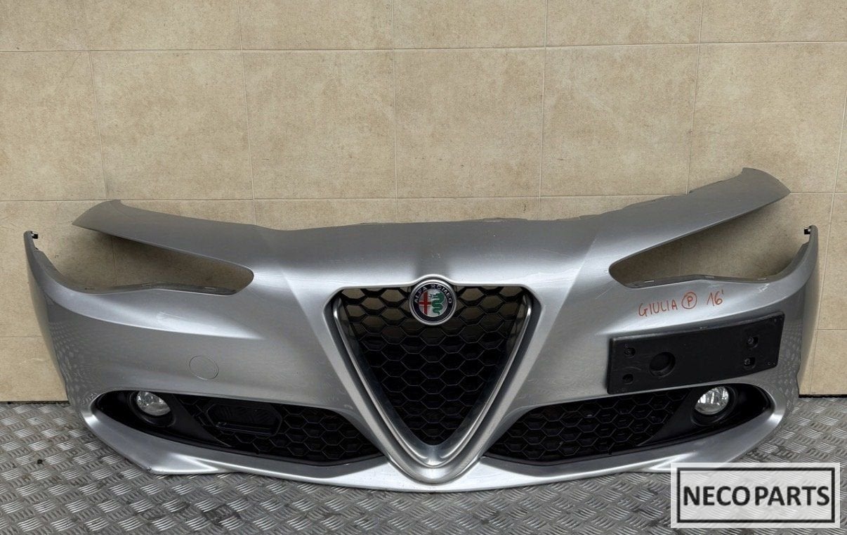 ALFA ROMEO GIULIA VOORBUMPER ORIGINEEL ALLES LEVERBAAR!!!, Gebruikt, -, Ophalen of Verzenden, Alfa Romeo